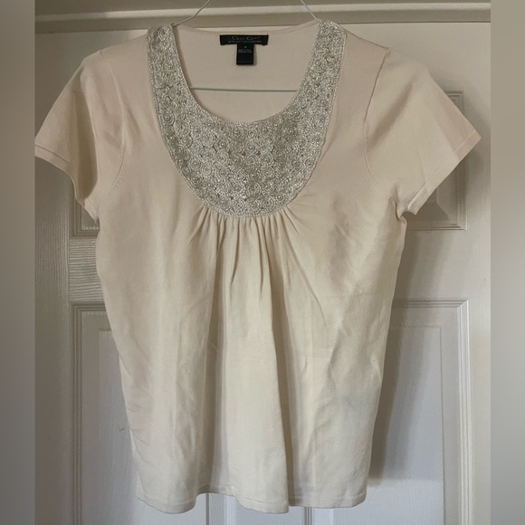 C’est coty women’s top.  Ivory with embellishment around collar. EUC size M - Picture 2 of 3